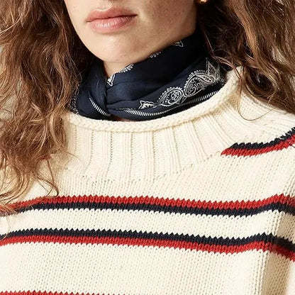 Women's loose-fitting turtleneck chunky knit sweater