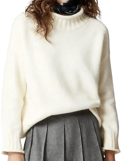 Women's loose-fitting turtleneck chunky knit sweater
