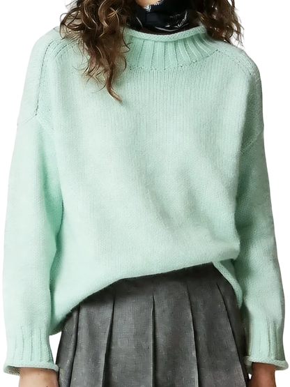 Women's loose-fitting turtleneck chunky knit sweater