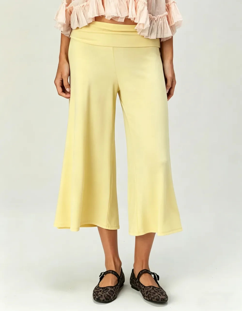 Women‘s Low Rise Gaucho Pants