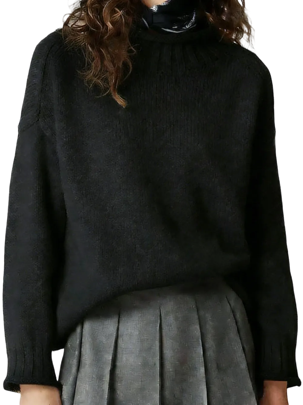 Women's loose-fitting turtleneck chunky knit sweater