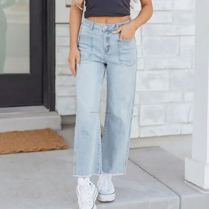 Women's Frayed Cropped Straight Jeans with Pockets